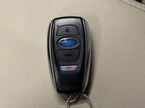 Used 2021 Subaru Ascent Limited w/ Technology Package AWD/4WD image 17