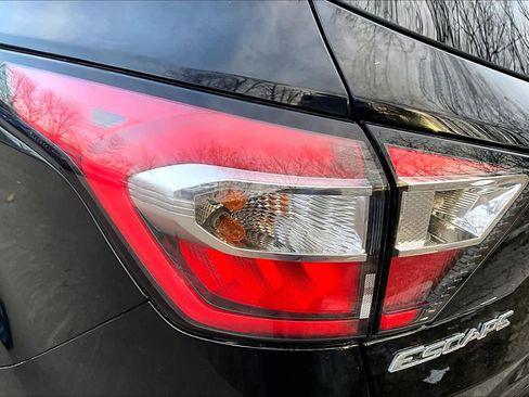 Used 2017 Ford Escape Titanium image 26