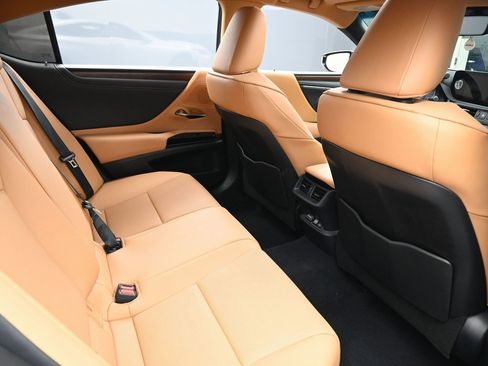 Used 2025 Lexus ES 350 w/ Premium Package image 34