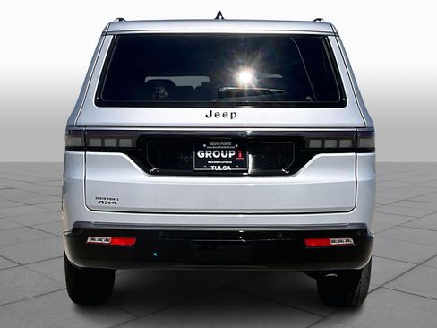 New 2026 Jeep Grand Wagoneer 4WD w/ Premium Group I image 4