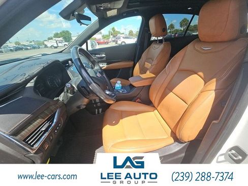 Used 2019 Cadillac XT4 Premium Luxury AWD/4WD image 3