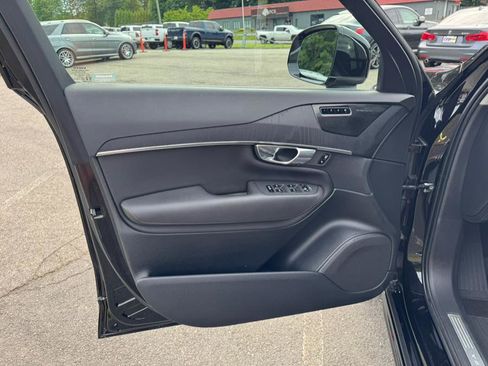 Used 2020 Volvo XC90 T6 Momentum image 9