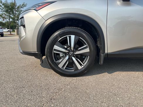 Used 2024 Nissan Rogue SL w/ SL Premium Package AWD/4WD image 25