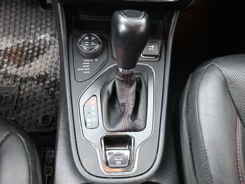 Used 2021 Jeep Cherokee Trailhawk w/ Premium Leather Package image 28