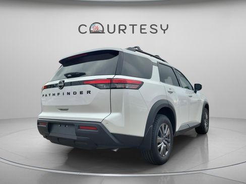 New 2025 Nissan Pathfinder SV image 4
