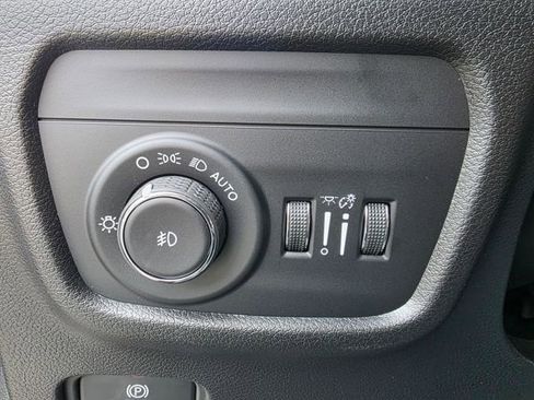 New 2025 Jeep Grand Cherokee L Limited w/ Trailer Tow Package image 14