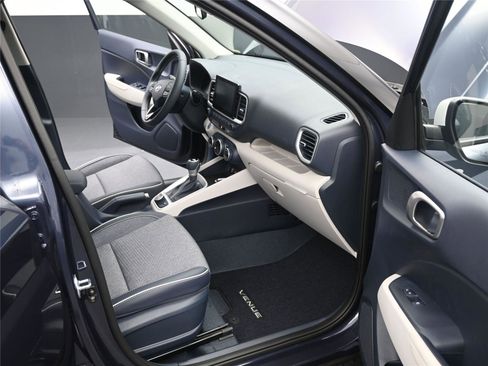 New 2026 Hyundai Venue SEL image 9