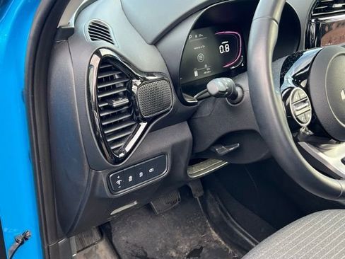 Certified 2024 Kia Soul EX image 13