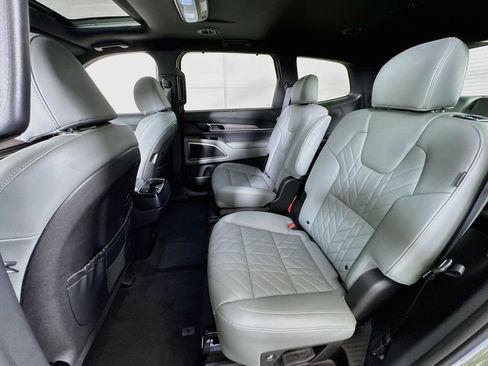 Used 2024 Kia Telluride EX X-Line AWD/4WD image 25