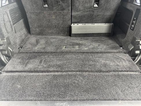 Used 2025 Land Rover Range Rover Long Wheelbase SE AWD/4WD image 25
