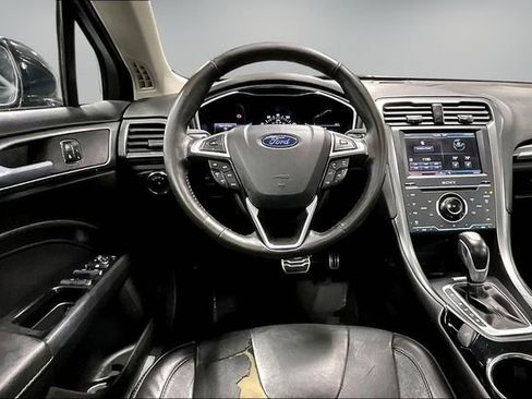Used 2014 Ford Fusion Titanium image 10