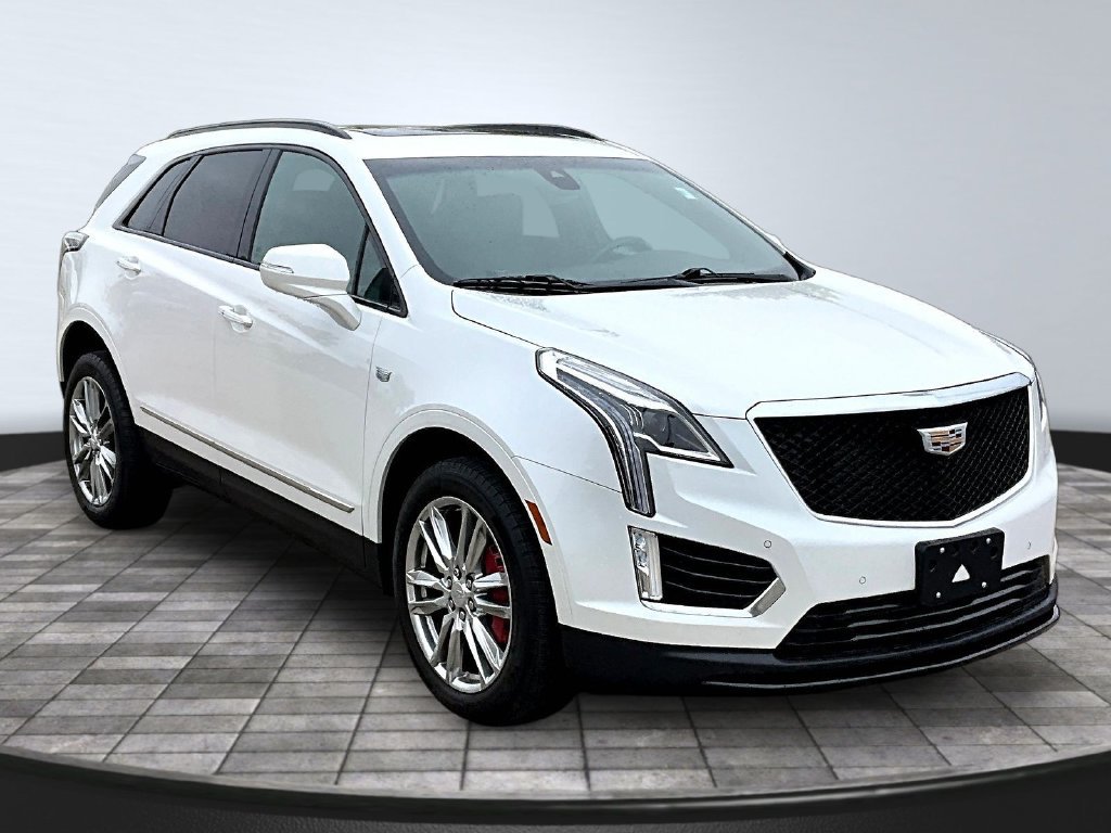 Used 2022 Cadillac XT5 Sportv w/ LPO, Floor Liner Package AWD/4WD image 3