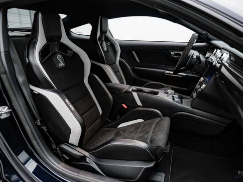 Used 2021 Ford Mustang Shelby GT500 w/ Carbon Fiber Track Pack image 54