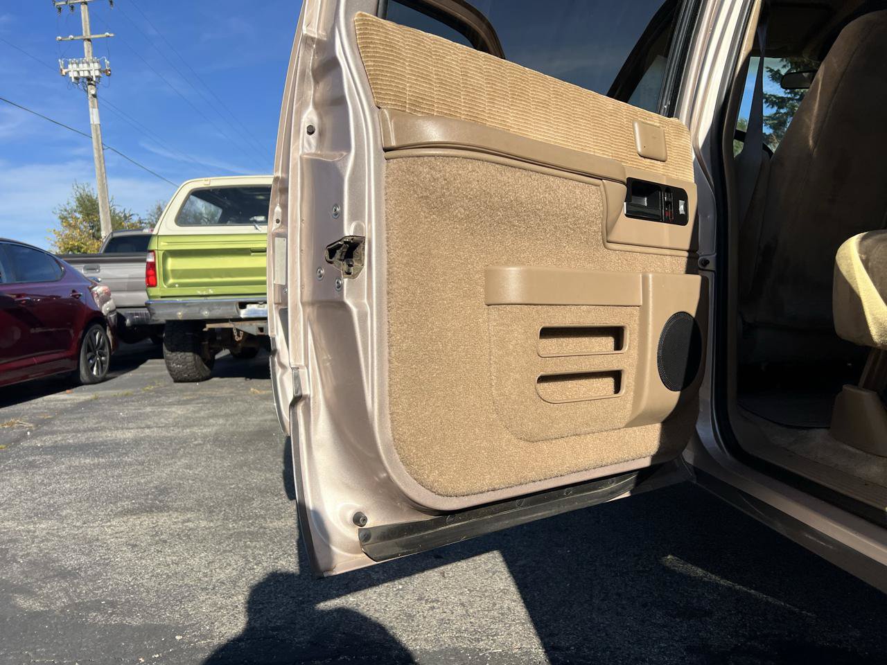 Used 1992 Chevrolet Suburban 4WD image 13