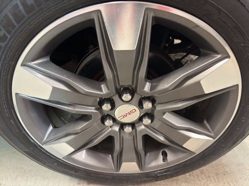 Used 2018 GMC Acadia SLT image 34