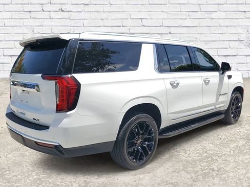 Used 2023 GMC Yukon XL SLT w/ SLT Premium Package RWD image 4