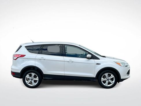 Used 2016 Ford Escape SE FWD image 9