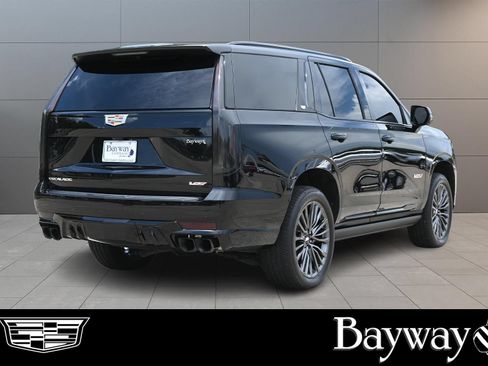 Certified 2024 Cadillac Escalade V w/ Heavy-Duty Trailer Package AWD/4WD image 6