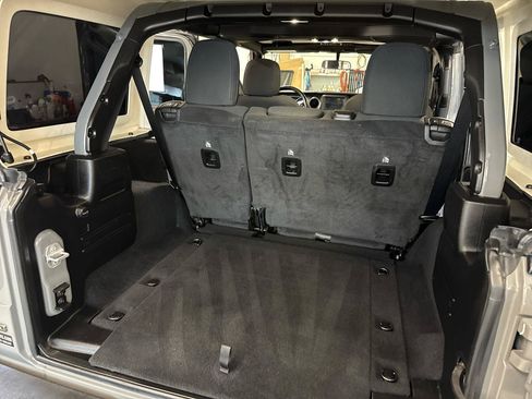 Used 2022 Jeep Wrangler Unlimited Sport AWD/4WD image 44