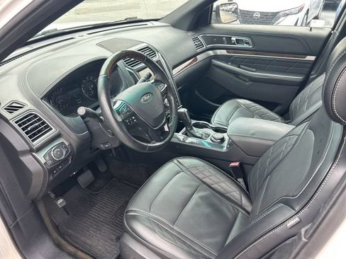 Used 2016 Ford Explorer Platinum AWD/4WD image 10