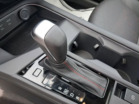 New 2026 Nissan Sentra SR w/ SR Premium Package FWD image 25