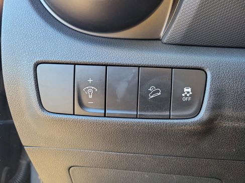 Certified 2023 Hyundai Kona SEL w/ Convenience Package image 9