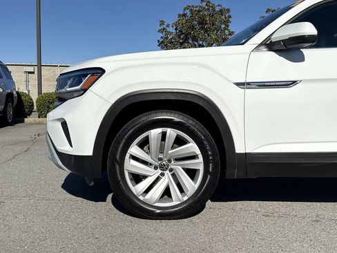 Used 2022 Volkswagen Atlas Cross Sport SE image 9