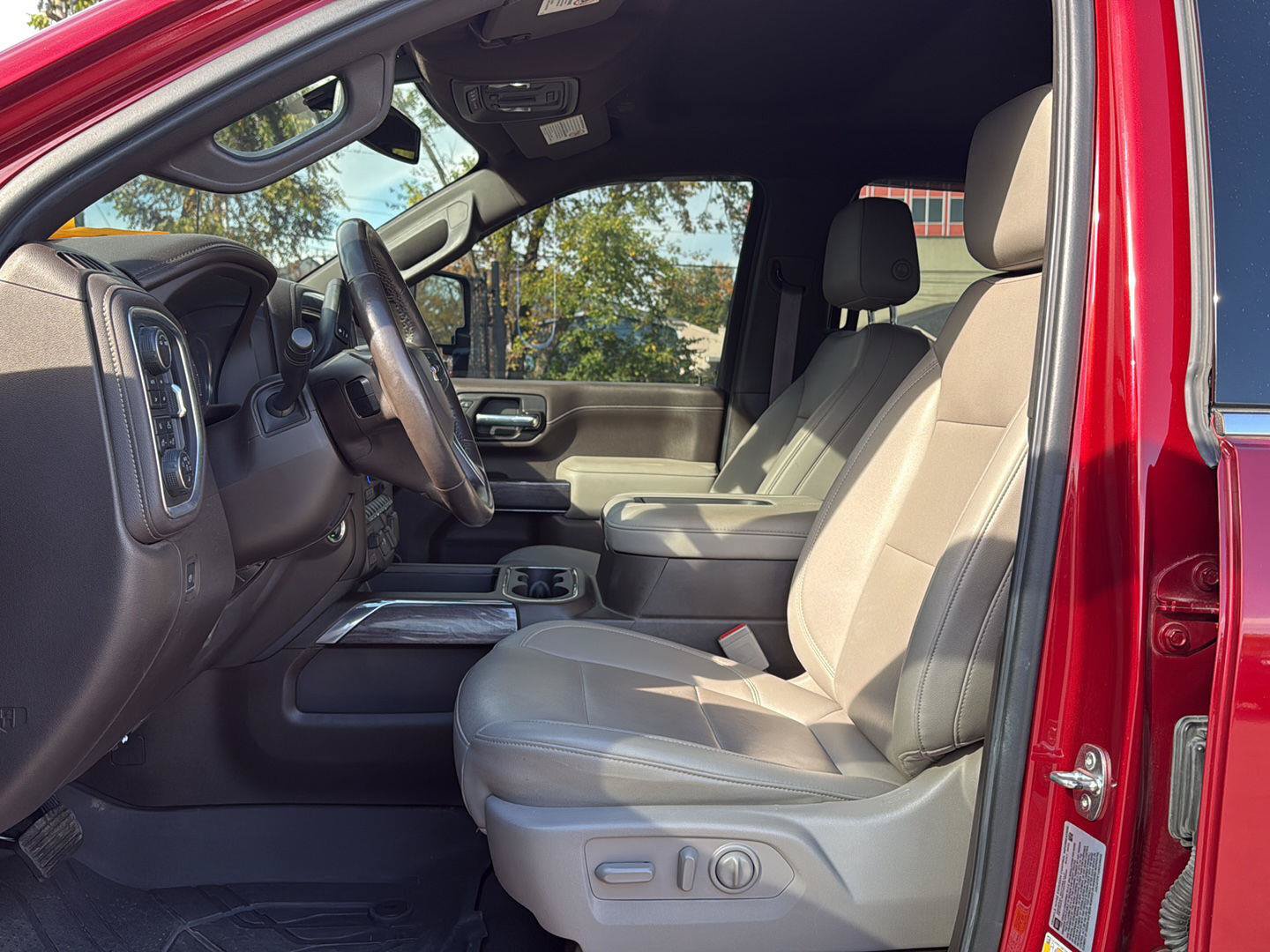 Used 2022 Chevrolet Silverado 2500 LTZ w/ LTZ Plus Package AWD/4WD image 9