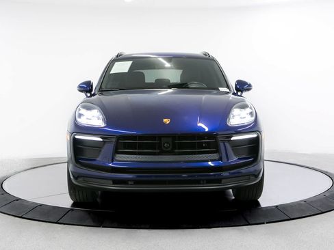 Certified 2023 Porsche Macan AWD/4WD image 10