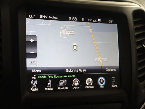 Used 2018 Jeep Cherokee Overland AWD/4WD image 9