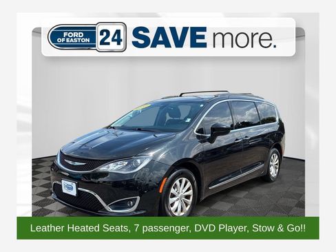 Used 2017 Chrysler Pacifica Touring-L FWD image 1