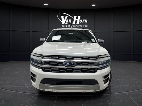 Used 2024 Ford Expedition Platinum AWD/4WD image 2
