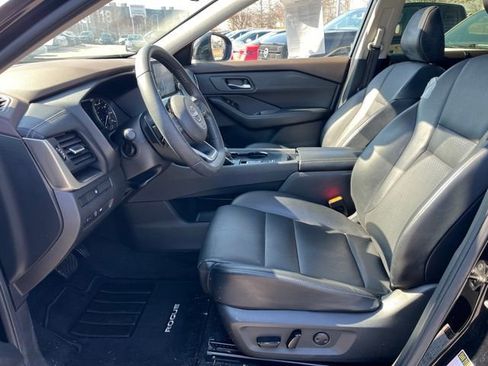 Certified 2023 Nissan Rogue SV w/ SV Premium B Package image 6