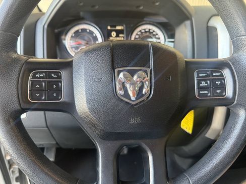 Used 2018 RAM 1500 Classic SLT RWD image 15
