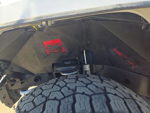 Used 2018 Jeep Wrangler Unlimited Sport w/ Connectivity Group AWD/4WD image 7
