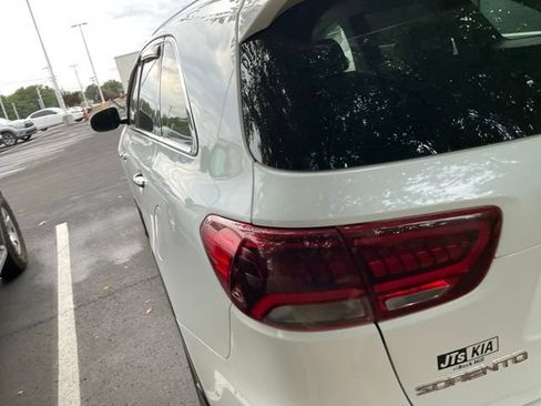 Used 2019 Kia Sorento EX w/ EX Touring Package FWD image 10