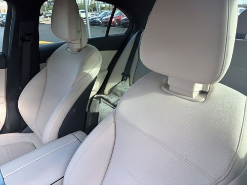 Used 2025 Mercedes-Benz C 300 Sedan image 5