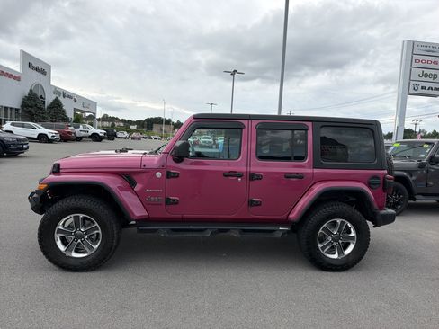 Used 2021 Jeep Wrangler Unlimited Sahara w/ Dual Top Group AWD/4WD image 10