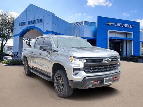 Used 2024 Chevrolet Silverado 1500 LT Trail Boss w/ Convenience Package II AWD/4WD image 3