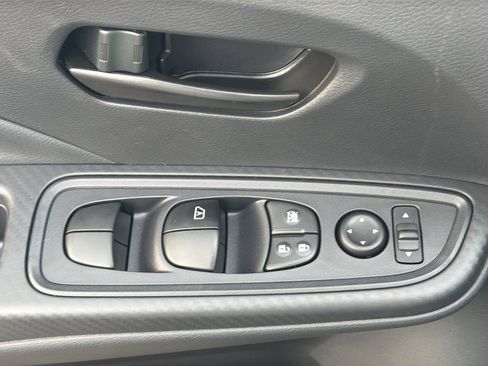 New 2025 Nissan Versa S w/ Trunk Package image 17