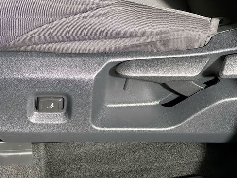 Used 2025 Toyota Tacoma SR5 image 16