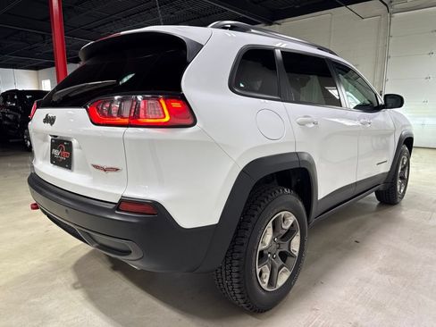 Used 2019 Jeep Cherokee Trailhawk AWD/4WD image 7