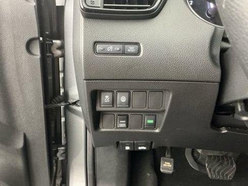 Used 2019 Nissan Rogue Sport SV AWD/4WD image 25