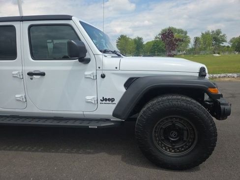 Used 2021 Jeep Gladiator Sport w/ Trailer Tow Package AWD/4WD image 4