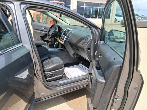 Used 2010 Ford Edge Limited FWD image 17