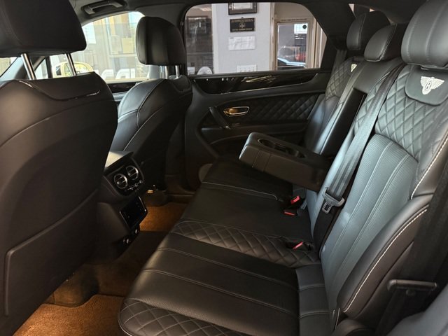 Used 2020 Bentley Bentayga AWD/4WD image 10