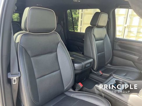 Used 2023 Chevrolet Suburban Premier AWD/4WD image 34