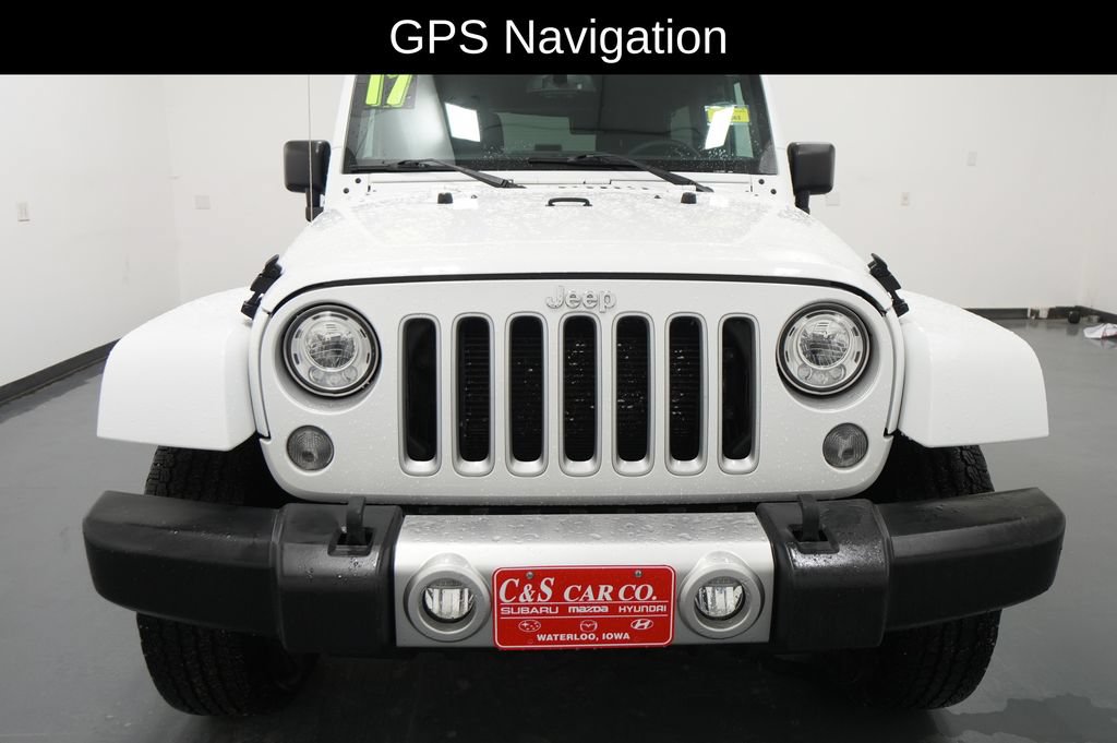 Used 2017 Jeep Wrangler Unlimited Sahara w/ Connectivity Group AWD/4WD image 2