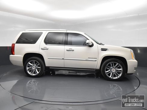 Used 2014 Cadillac Escalade Platinum RWD image 47