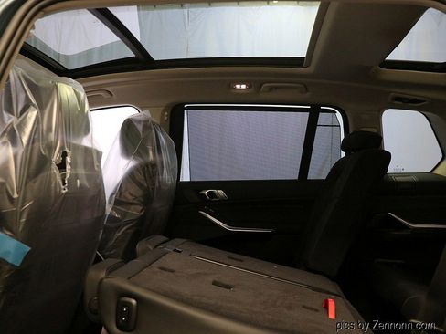 Used 2026 BMW X7 xDrive40i w/ Premium Package image 14